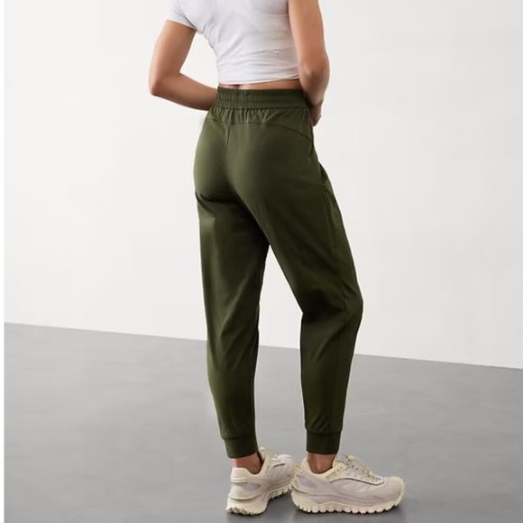 Athleta Trekkie North Jogger 27.5"- 12 Aspen Olive - Picture 2 of 6